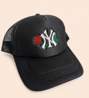Casquette trucker NY à rose brodée